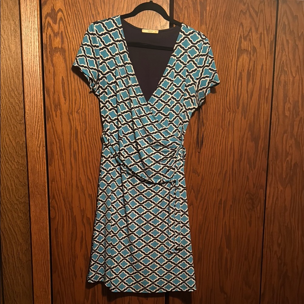 Le Lis Blue Green V-Neck Sheath Midi Dress